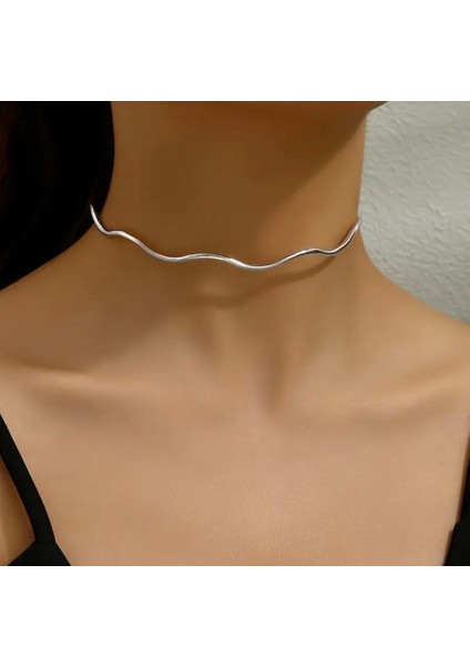 Dalgalı Tasarım Gümüş Choker Kolye - Minimalist ve Şık