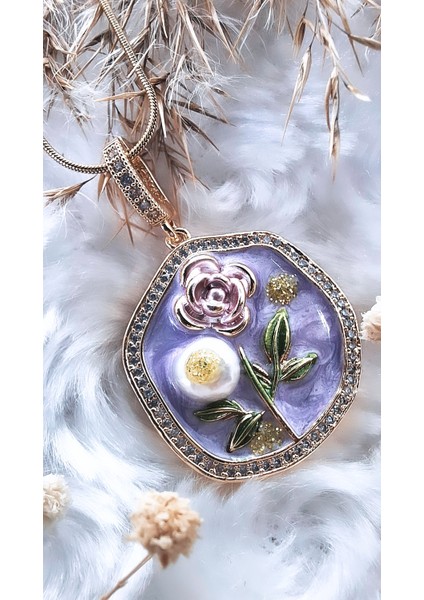 Gül Figürlü Yeşil Yapraklı Mor Sanat Çelik Kolye