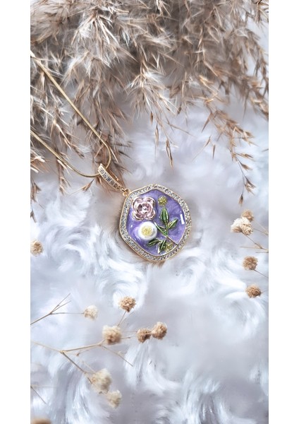 Gül Figürlü Yeşil Yapraklı Mor Sanat Çelik Kolye indirimleri