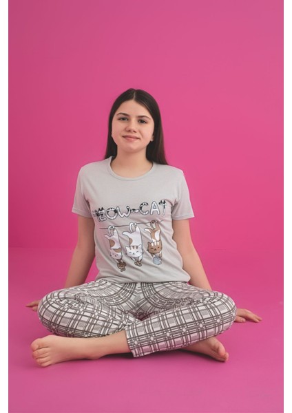 Faryakids Pamuklu Kısa Kollu Kedi Desenli Kız Çocuk Pijama Takımı modelleri