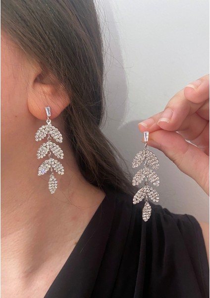 Taşlı Gümüş Renkli Uzun Sallantılı Şık Yaprak Parti Nişan Kına Nikah Düğün Abiye Küpe