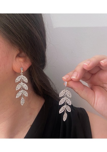 Taşlı Gümüş Renkli Uzun Sallantılı Şık Yaprak Parti Nişan Kına Nikah Düğün Abiye Küpe fiyatları