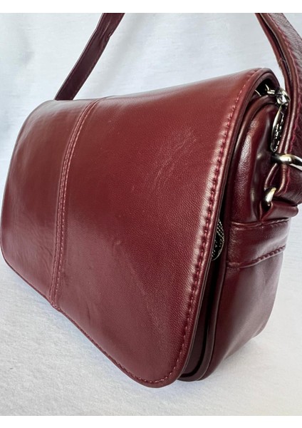 Hakiki Kuzu Derisi Bordo Dikişli Kapak Bayan Omuz Çantası 23X16X6 fiyatları