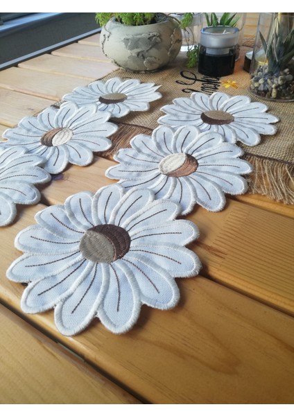 Winter Flower Desenli Kahve Sunum Peçetesi – Zarif ve Özel