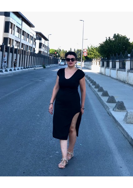 V Yaka Düşük Kol Derin Yırtmaçlı Midi Boy Elbise