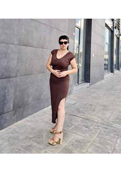 V Yaka Düşük Kol Derin Yırtmaçlı Midi Boy Elbise