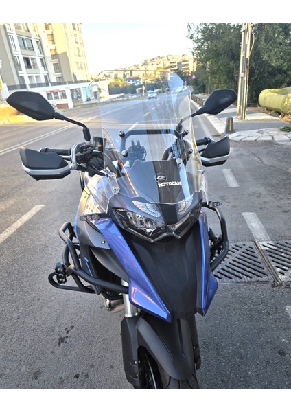 Qj Srt 550 Siperlik Ön Cam 2022-2025 Model 54CM Şeffaf Renkli 4mm indirimleri