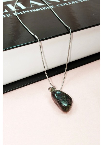 Anyolit Doğal Taşı Zincirli El Yapımı Kolye Uç: 2 cm Zincir: 20 cm Kutulu fırsatları