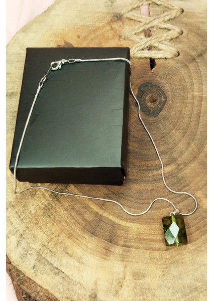 Moldavit Doğal Taşı Zincirli El Yapımı Kolye Uç: 2 cm Zincir: 20 cm Kutulu indirimleri