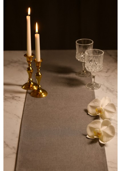 Gri Şık Masa Runnerı 50X150 cm – Modern ve Zarif Masa Örtüsü Runner