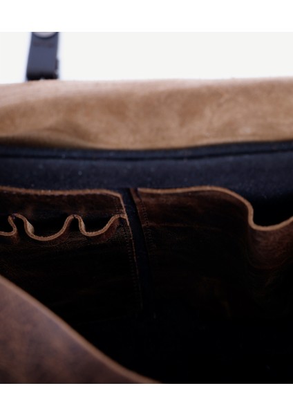 Kapaklı Deri Laptop Çantası indirimleri