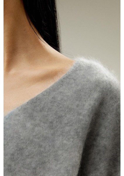 Gri V Yaka Yumuşak Dokulu Kadın Kazak MG2499 fiyatları