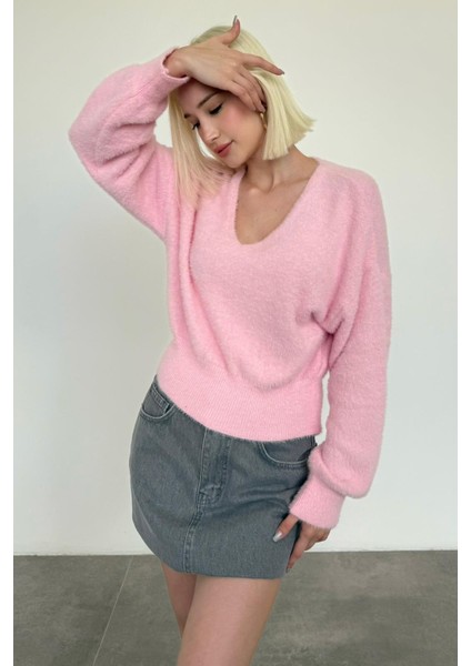 Pembe V Yaka Yumuşak Dokulu Kadın Kazak MG2499