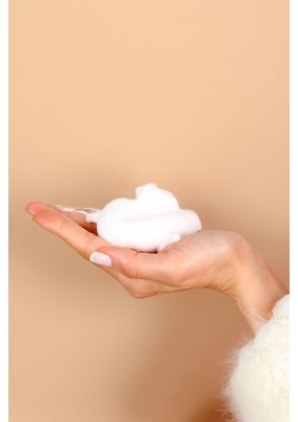 Milk Therapy Köpük 200 ml Hacim, Işıltı ve Yumuşaklık Veren, Süt Proteini İçerir