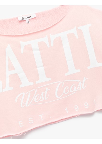 Kısa Kollu Omzu Açık Baskılı Oversize Crop Tişört modelleri