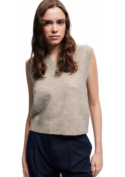 V Yaka Kolsuz Triko Süveter fiyatları