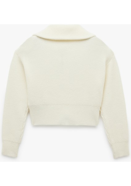 Uzun Kollu Dik Yaka Yarım Fermuarlı Triko Kazak fırsatları