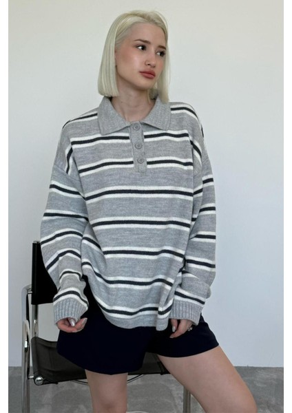 Gri Polo Yaka Çizgili Kadın Triko Kazak MG2469