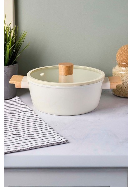 Cookwood Beige Indüksiyon Tabanlı Ahşap Kulplu Kapaklı Seramik Derin Tencere 20 cm fırsatları