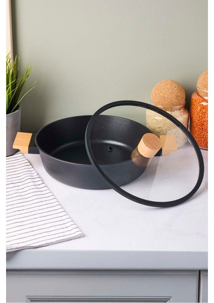 Cookwood Black Indüksiyon Tabanlı Ahşap Kulplu Kapaklı Seramik Basık Tencere 24 cm indirimleri