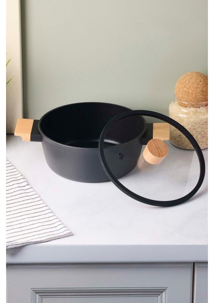 Cookwood Black Indüksiyon Tabanlı Ahşap Kulplu Kapaklı Seramik Derin Tencere 20 cm fırsatları