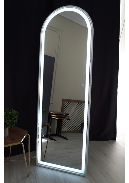 LED Işikli Beyaz Metal Çerçeveli Influencer ve Ayaklı Boy Aynası 180 x 60 cm