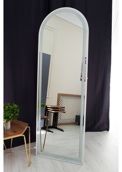 LED Işikli Beyaz Metal Çerçeveli Influencer ve Ayaklı Boy Aynası 180 x 60 cm modelleri