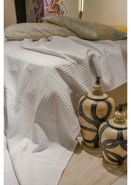 Premium %100 Pamuk Çift Kişilik Yazlık Pike, Yatak Örtüsü,terletmez Kumaş(Beyaz RENK)(240X200CM) modelleri
