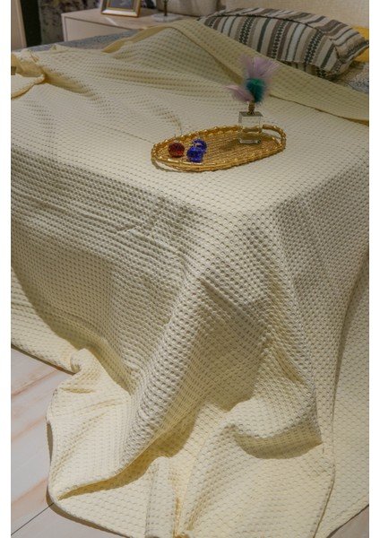 Premium %100 Pamuk Çift Kişilik Yazlık Pike, Yatak Örtüsü, Terletmez Kumaş(Krem RENK)(240X200CM)