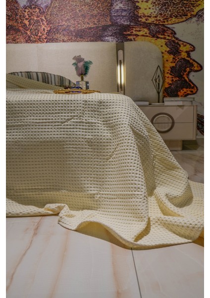 Premium %100 Pamuk Çift Kişilik Yazlık Pike, Yatak Örtüsü, Terletmez Kumaş(Krem RENK)(240X200CM) fiyatları