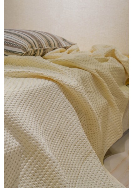 Premium %100 Pamuk Çift Kişilik Yazlık Pike, Yatak Örtüsü, Terletmez Kumaş(Krem RENK)(240X200CM) modelleri