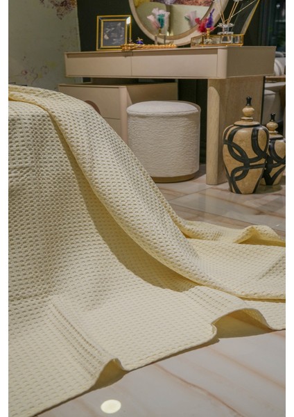 Premium %100 Pamuk Çift Kişilik Yazlık Pike, Yatak Örtüsü, Terletmez Kumaş(Krem RENK)(240X200CM)