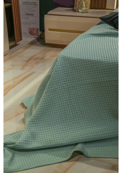 Premium %100 Pamuk Çift Kişilik Yazlık Pike, Yatak Örtüsü,terletmez Kumaş(Nilyeşil Renk) (240X200CM)