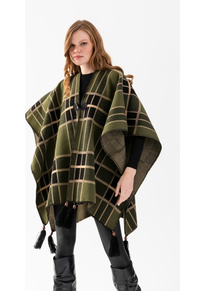 Ekose Desen Balıkçı Dikişli Desenli Dokuma Triko Panço, Deri ve Düğme Detaylı Püsküllü Kadın Dış Giyim Panço