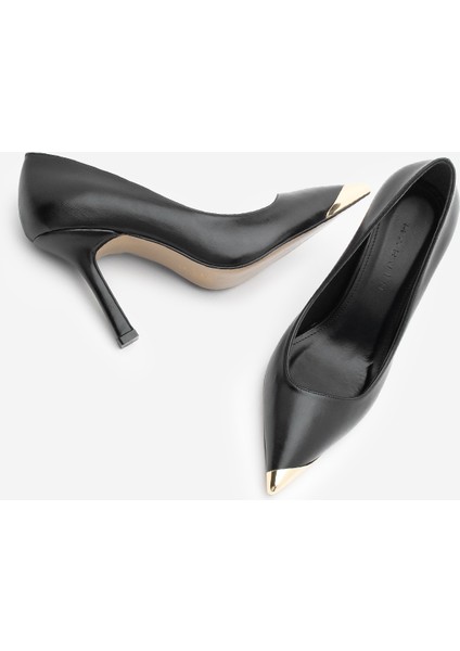 Kadın Stiletto Sivri Burun Altın Detaylı Topuklu Ayakkabı Ginez Siyah