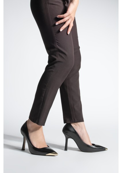 Kadın Stiletto Sivri Burun Altın Detaylı Topuklu Ayakkabı Ginez Siyah