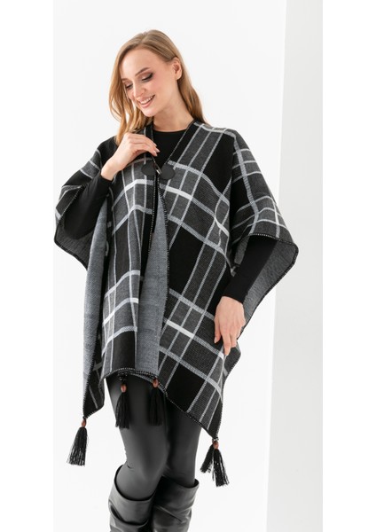 Ekose Desen Balıkçı Dikişli Desenli Dokuma Triko Panço, Deri ve Düğme Detaylı Püsküllü Kadın Dış Giyim Panço