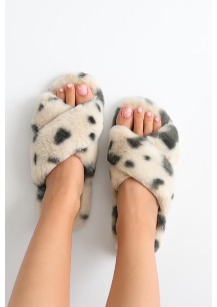 Peluş Çapraz Bant Kadın Ev Terliği Rahat ve Şık Kışlık Hafif Kaymaz indirimleri