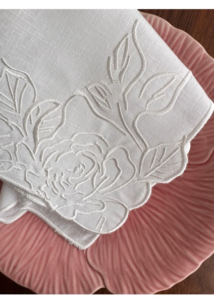 2'li Çiçek Nakışlı Beyaz Peçete