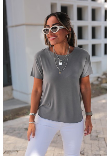 Kadın Yuvarlak Yaka Kol Etek Lazer Kesim Yırtmaç Detaylı Modal T-Shirt