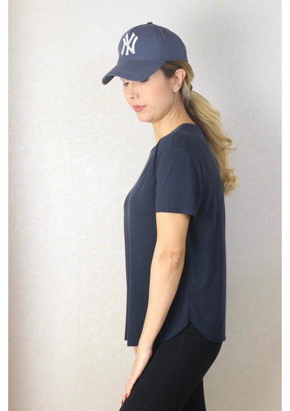 Kadın Yuvarlak Yaka Kol Etek Lazer Kesim Yırtmaç Detaylı Modal T-Shirt