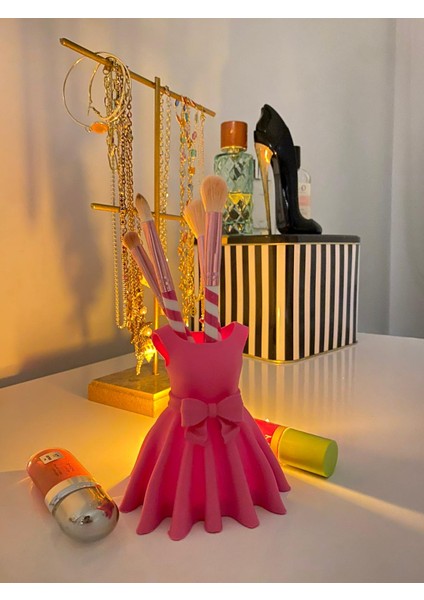 Elbise Şeklinde Makyaj Fırçalık ve Kalemlik Kutusu Fırça Organizer Dekoratif Makyaj Masa Düzenleyici fiyatları