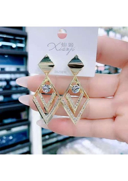 MODA Kedi Gözü Elmas Küpe Kadın Ilkbahar ve Yaz Ince Stil Işık Lüks High-End Küpe (Yurt Dışından)