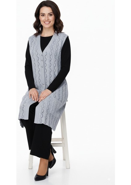 Kadın Pamuklu Rölaks Örme Anne Yelek V Yaka Güldane Motifli Delikli Üç Düğmeli Çift Cepli modelleri