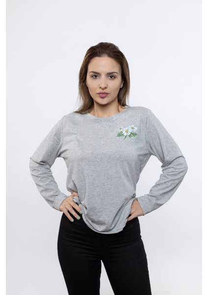Kadın Gri Renk Papatya Baskılı Uzun Kollu Tshırt