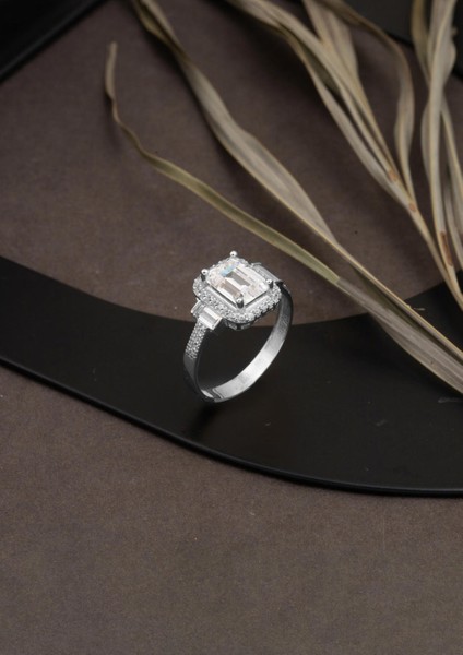 14 Ayar Beyaz Altın Baget Yüzük fırsatları