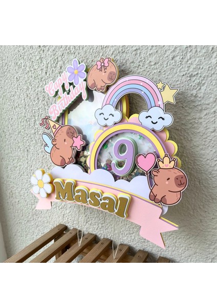 Kapibara Capybara Temalı Kız Çocuk Doğum Günü Isme Özel 3D Pasta Parti Süsü Cake Topper (25X23 Cm) fiyatları