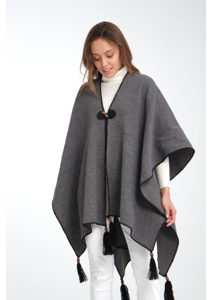 Düz Renk Balıkçı Dikişli Dokuma Triko Panço, Deri ve Düğme Detaylı Püsküllü Kadın Dış Giyim Panço