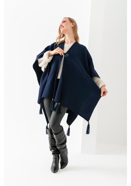 Düz Renk Balıkçı Dikişli Dokuma Triko Panço, Deri ve Düğme Detaylı Püsküllü Kadın Dış Giyim Panço