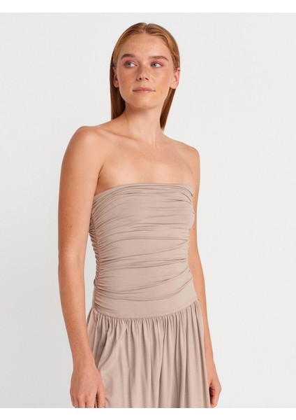 91496 Straplez Büzgülü Elbise-Koyu Taş fırsatları